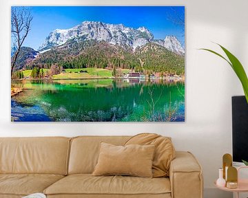 Le Hochkalter se reflète dans le lac Hintersee à Ramsau près de Berchtesgaden