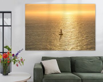 Einsames Segelboot auf dem Atlantik von Peter Haastrecht, van
