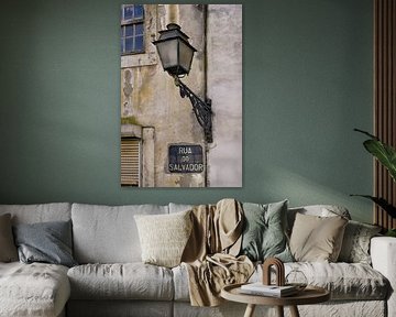 Rua do Salvador - Historic street lamp in Lisbon | Timeless Architecture Photography by Rolf Schnepp