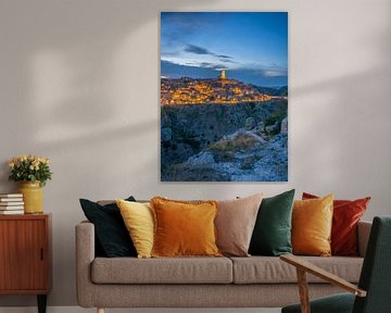 Blick über die Schlucht nach Matera bei Nacht