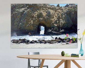 L'arche en forme de trou de serrure sur la plage de Pfeiffer sur Frank's Awesome Travels