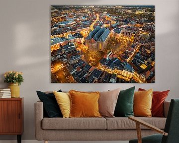 Zwolle Grote Kerk dans le centre-ville au coucher du soleil