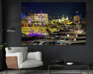 Vue nocturne du port de Monaco en été