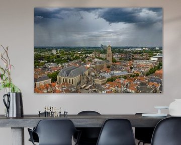 Nuages d'orage au-dessus de Zwolle pendant un orage d'été