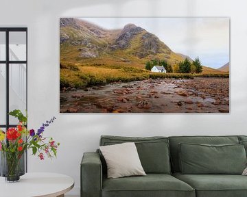 Weißes Haus in Glencoe, Schottland von Richard Nell
