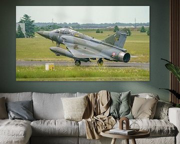 Atterrissage du Mirage 2000D français.