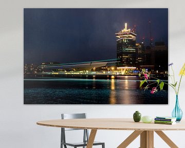 Eye Film Museum et A'DAM Tower - lignes lumineuses le long de l'IJ sur Rachel Mein