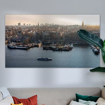 Skyline von Amsterdam - geschichtetes Licht über dem Stadtzentrum