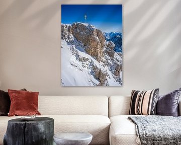 Alpenlandschaft und Eibsee von oben