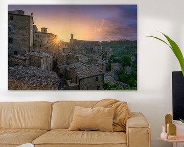 Sorano Dorf auf Tuffstein bei Sonnenuntergang. Toskana, Italien von Stefano Orazzini