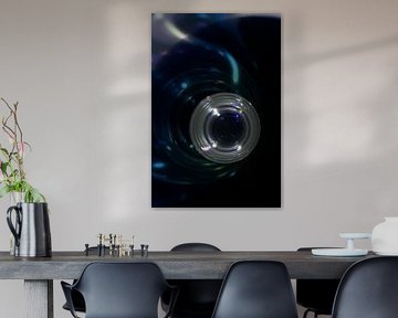 Reflection of a sphere in a sphere V3