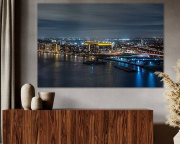 Le stade Feijenoord De Kuip à Rotterdam, magnifiquement éclairé sur MS Fotografie | Marc van der Stelt