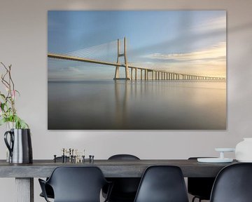 Ponte Vasco da Gama Lissabon – Minimalistische Langzeitbelichtung als Fine‑Art‑Wandbild von Rolf Schnepp
