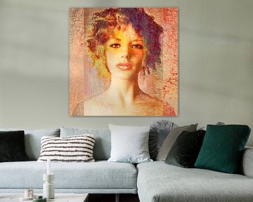 Femme moderne dans les tons de rouge