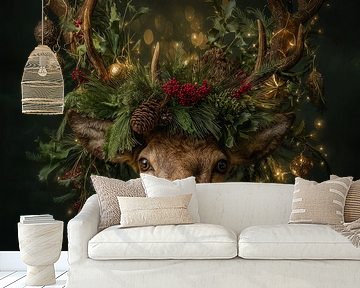 kerstportret van een hert met rijke groene kroon, warme lichtjes en magische wintersfeer
