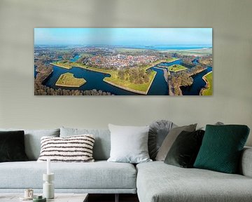 Die Festung Naarden in den Niederlanden in der Landschaft