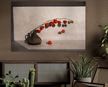 Modern stilleven met een lampiontak en een vallende lampion