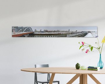 Panorama hivernal de l'IJsselkade et du pont de l'IJssel Zutphen sur Marc Leeflang