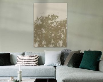 Minimalistische botanische Kunst in neutralen Brauntönen von Dina Dankers