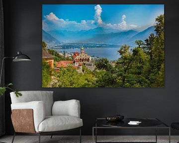 Santuario della Madonna del Sasso au-dessus du lac Majeur, Locarno Orselina, Tessin Ticino, Suisse sur Rene van der Meer