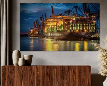 Nachtruhe am Burchardkai – im Licht der Hafenstille von Sabine Wagner