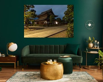 Evening rest at a temple in Kyoto by Marco Leeggangers