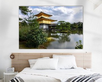 Spiegelungen von Gold und Stille in Kyoto von Marco Leeggangers