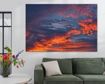 Brandende hemel bij zonsopgang