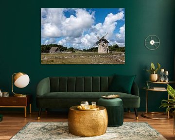 Alte Windmühle auf der schwedischen Insel Faro von Hanneke Luit