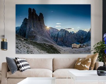 Vajolet-Türme und Gartlhütte bei Sonnenaufgang in den Dolomiten (Rosengarten-Massiv)