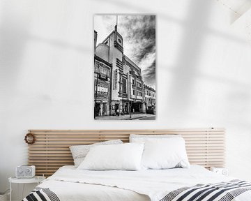 Art Deco garage in Porto by Opmeer Reports