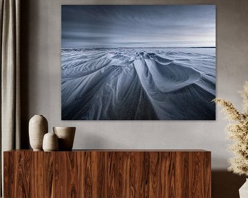 Sneeuwjacht laat mooie sneeuwduinen achter op het landschap van Bas Meelker