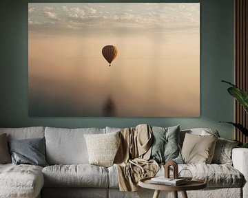 Heißluftballon über dem Horizont von Friso Creates