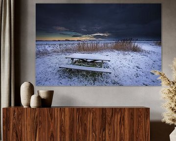 Picknick tafel in de winter