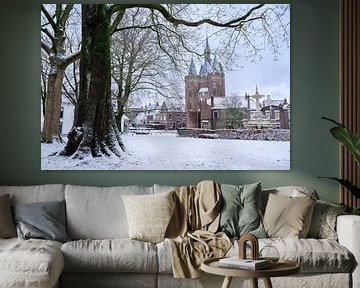Zwolle Sassenpoort oude stadspoort tijdens een koude winterochtend wi van Sjoerd van der Wal Fotografie