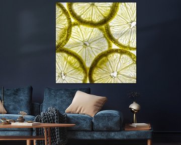 Fragile circles of time and juice