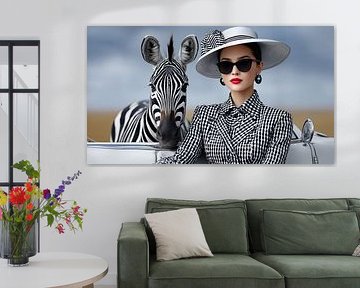Surreales Fashion Porträt mit Zebra und grafischem Schwarzweiß Look von May