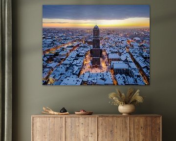 Der Peperbus in Zwolle im Schnee bei Sonnenaufgang