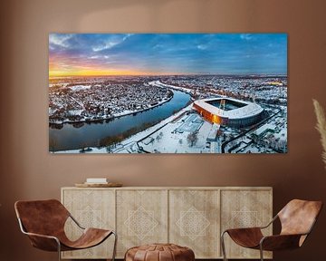 Weserstadion in Bremen tijdens een winterse zonsondergang