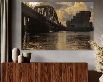 Nijmegen, Eisenbahnbrücke und Waal