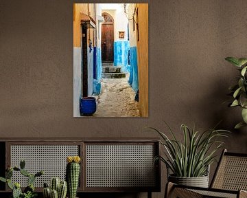 Blaue Gasse in Medina Marokko von Dieter Walther