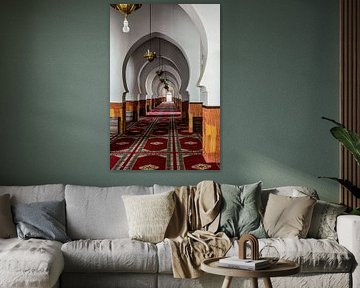 Säulengang in Moschee in Marokko von Dieter Walther