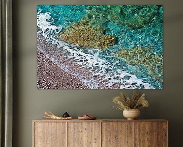 Glasklares Meerwasser plätschert im Tyrrhenischen Meer