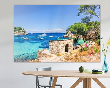 Plage de Majorque avec bateaux sur Mustafa Kurnaz