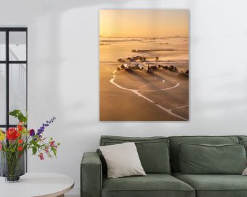 Morgennebel über Warstiens - Friesisches Dorf im goldenen Licht von Ewold Kooistra