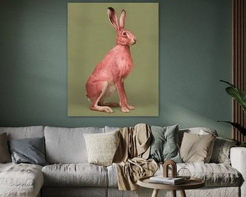 Rosa Wildhase gegen ruhigen grünen Hintergrund