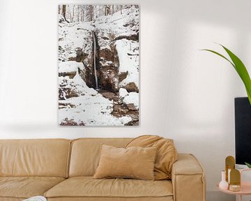 Chute d'eau s'écoulant dans les gorges de Gleiersch près de Scharnitz dans les Alpes autrichiennes. sur Miriam Schwarzfischer Fotografie