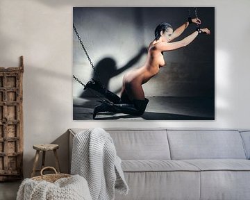 Hele mooie naakte vrouw in bondage bdsm stijl gefotografeerd