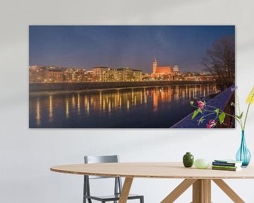 Blick über die Elbe auf Magdeburg bei Nacht von t.ART