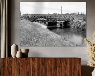 Pont industriel : la puissance en noir et blanc sur Kristof Leffelaer